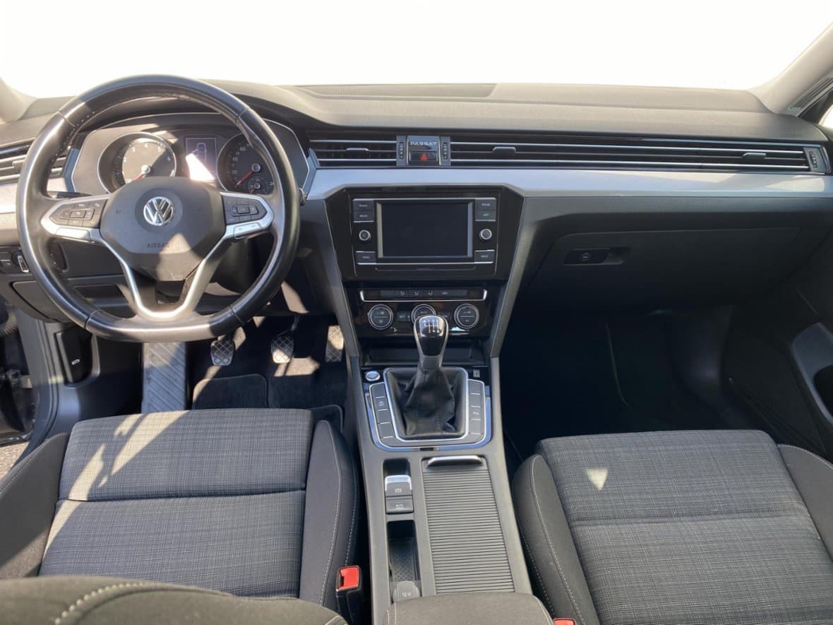 2019 Volkswagen PASSAT - 8