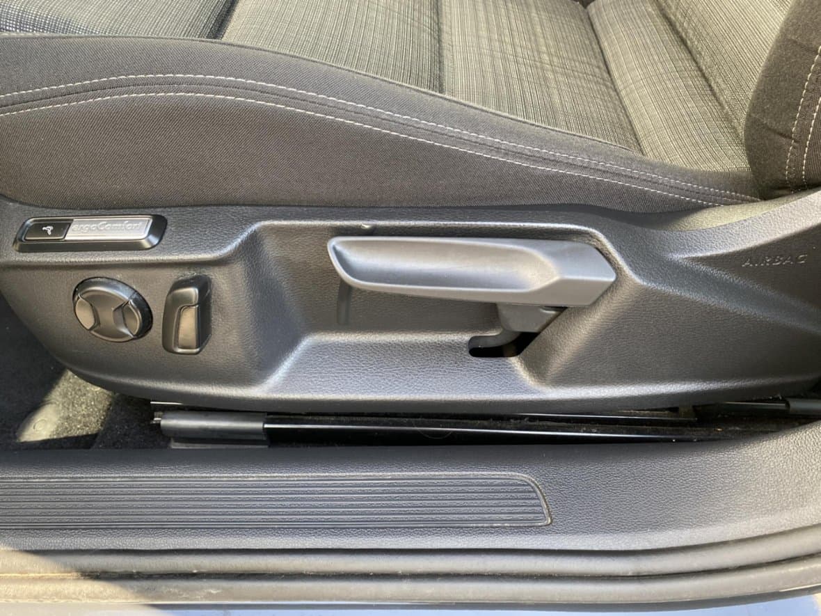 2019 Volkswagen PASSAT - 16
