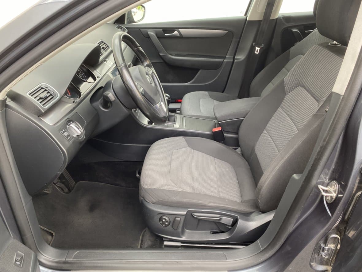 2014 Volkswagen PASSAT - 9