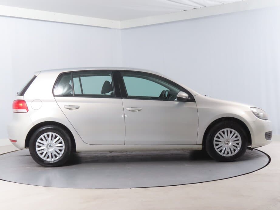 2010 Volkswagen GOLF - 8