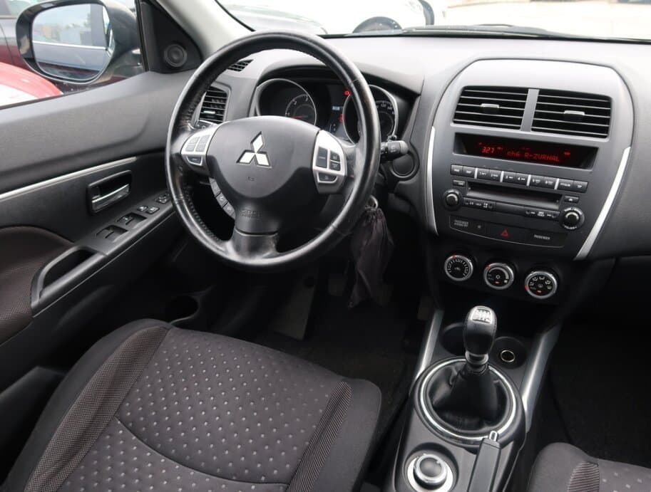 2011 Mitsubishi ASX - 9