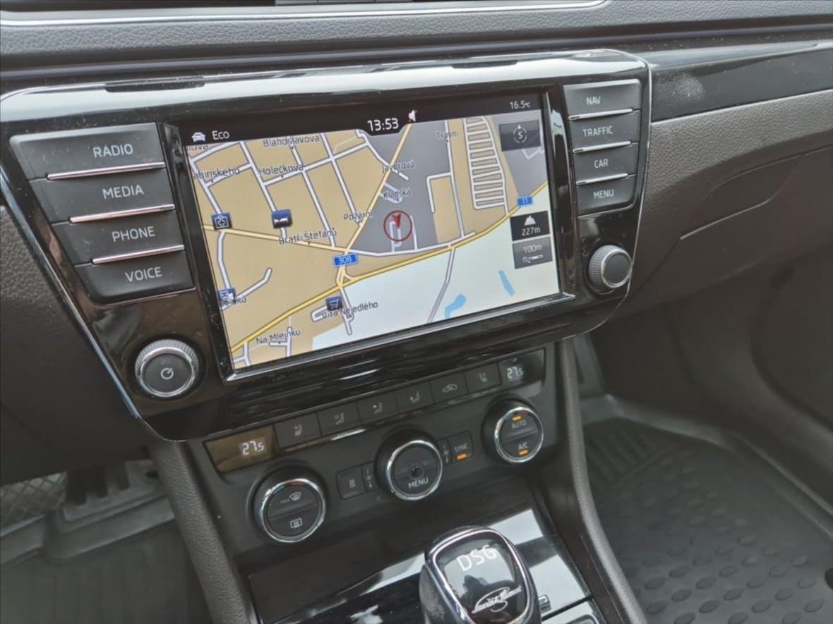 2016 Škoda Superb - 13