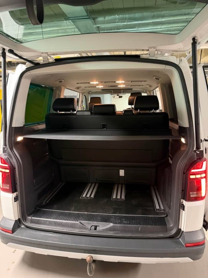 2017 Volkswagen MULTIVAN - 4