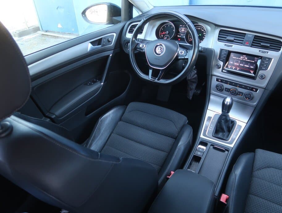 2014 Volkswagen GOLF - 17