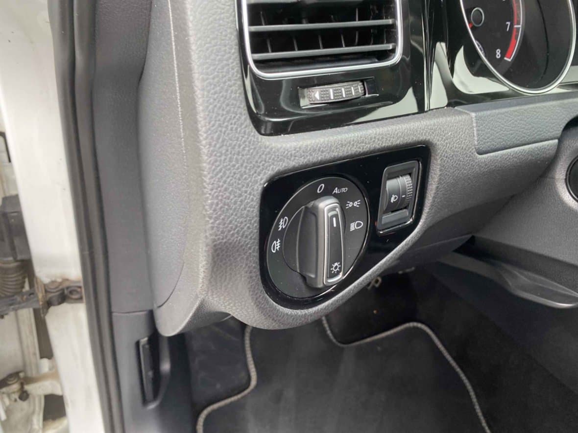 2014 Volkswagen GOLF - 27