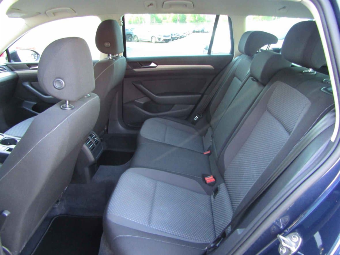 2015 Volkswagen PASSAT - 11
