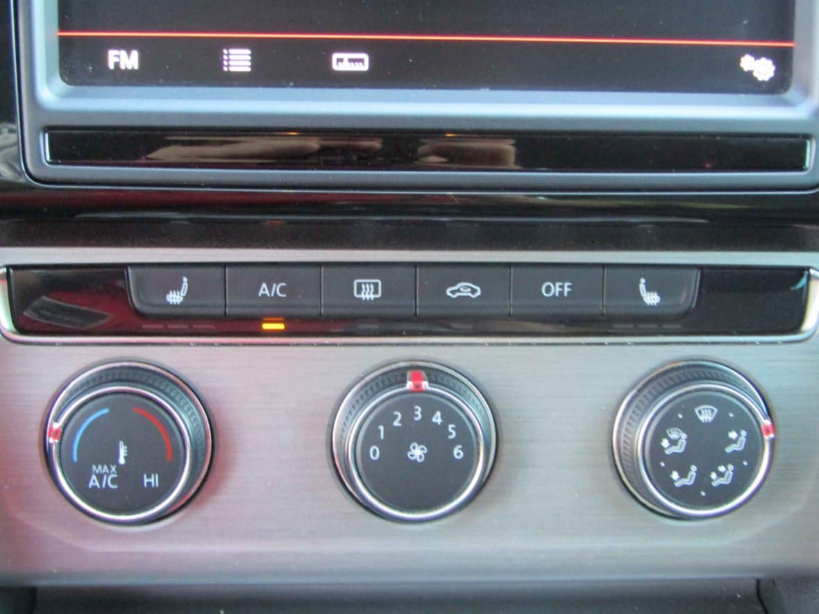 2015 Volkswagen PASSAT - 15