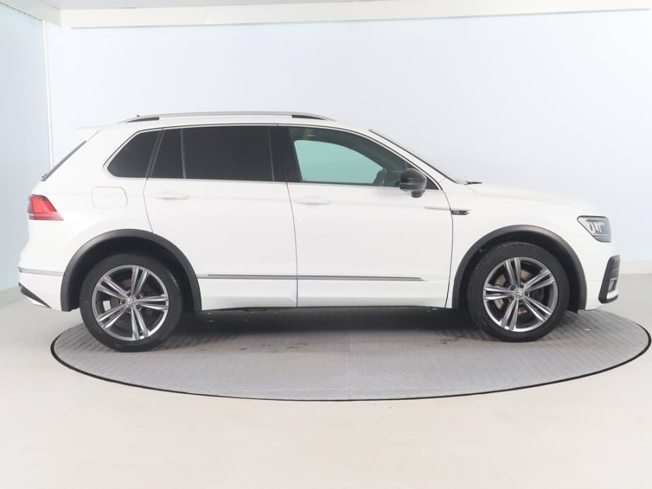 2017 Volkswagen TIGUAN - 8