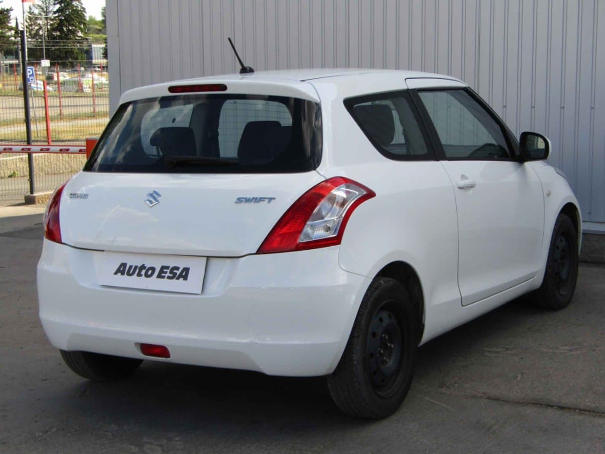 2011 Suzuki SWIFT - 4