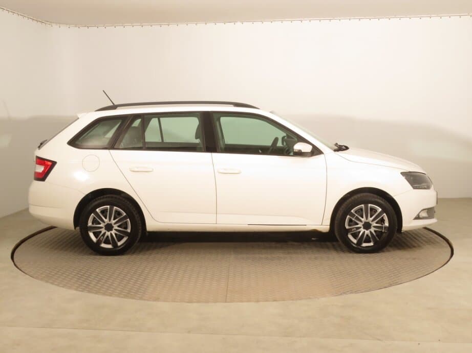 2015 Škoda FABIA - 8