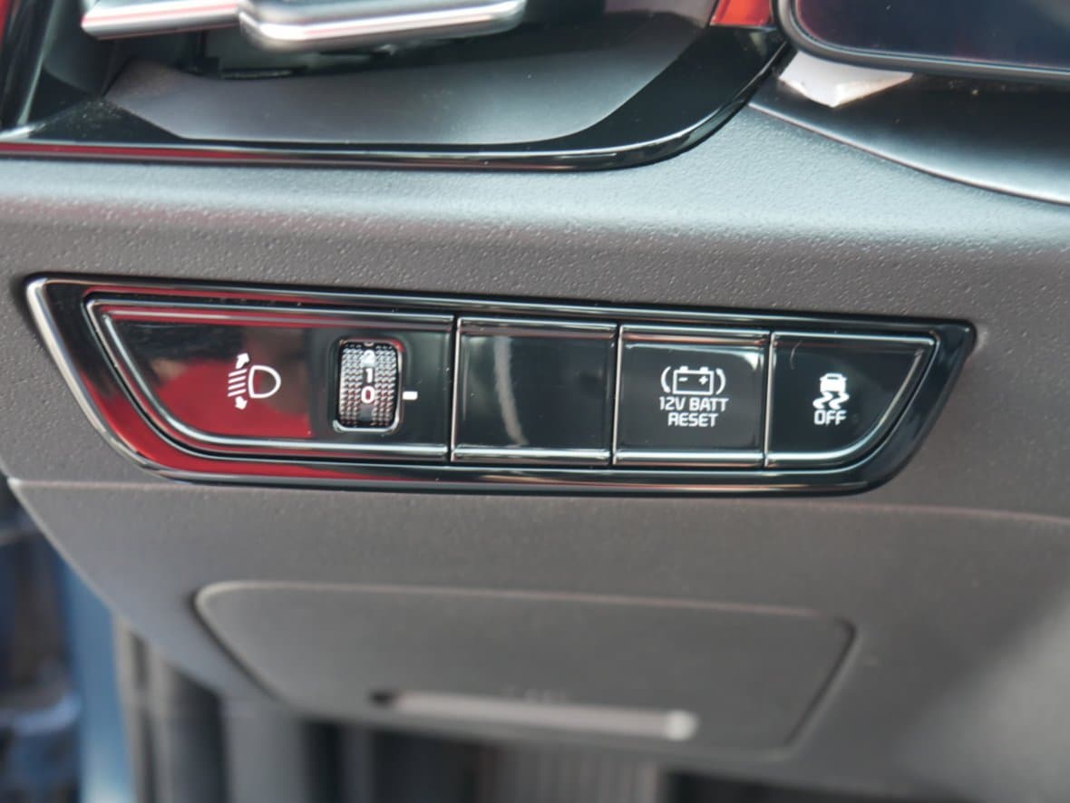 2023 Kia NIRO - 16