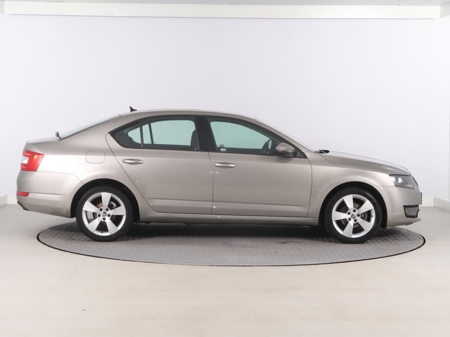 2015 Škoda OCTAVIA - 8