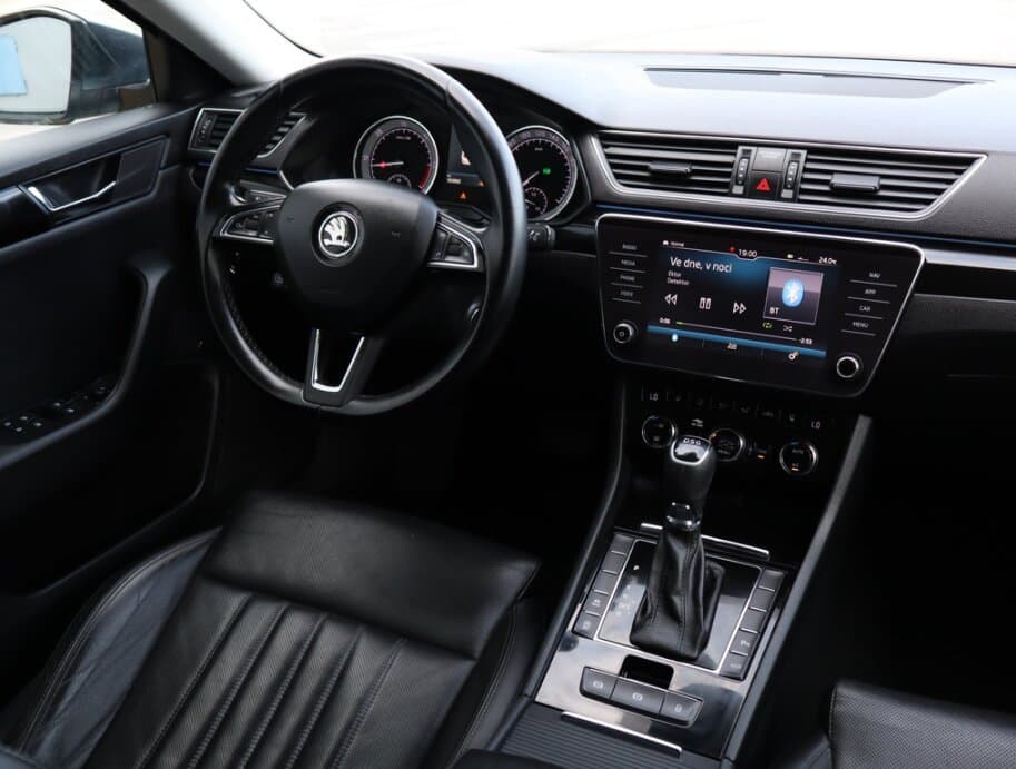 2018 Škoda SUPERB - 9