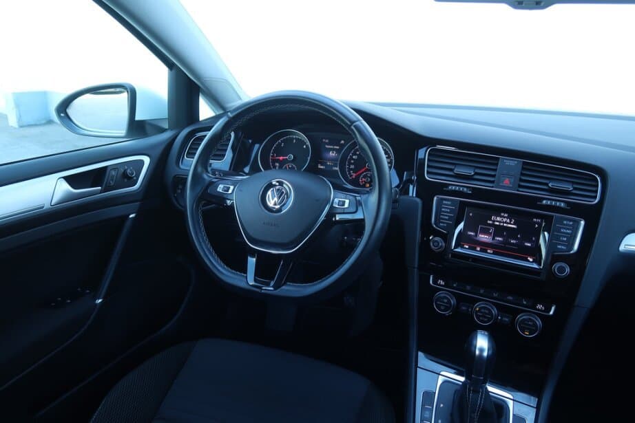 2014 Volkswagen GOLF - 9