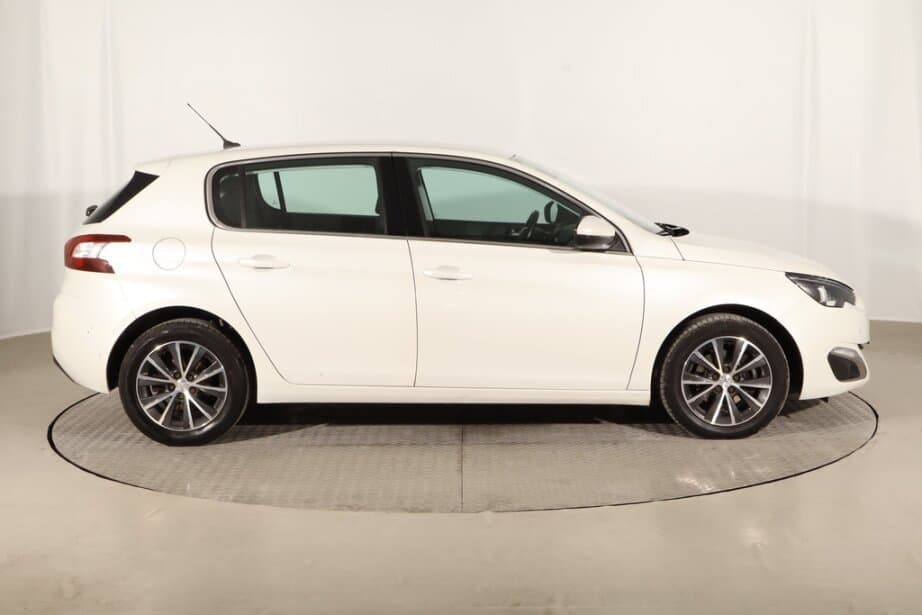 2017 Peugeot 308 - 8