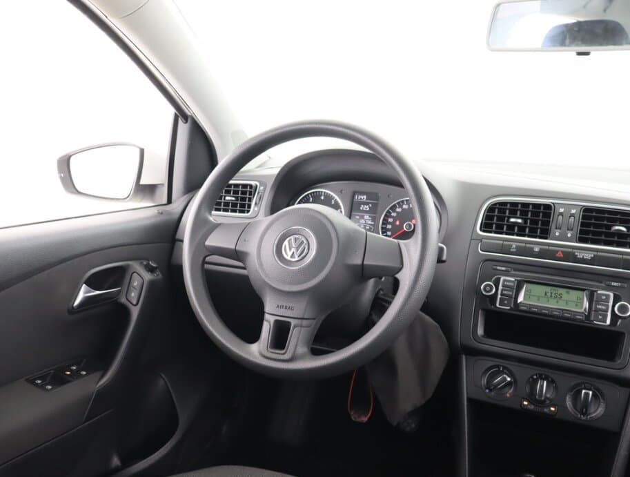 2012 Volkswagen POLO - 9