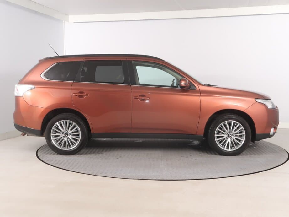 2013 Mitsubishi OUTLANDER - 8