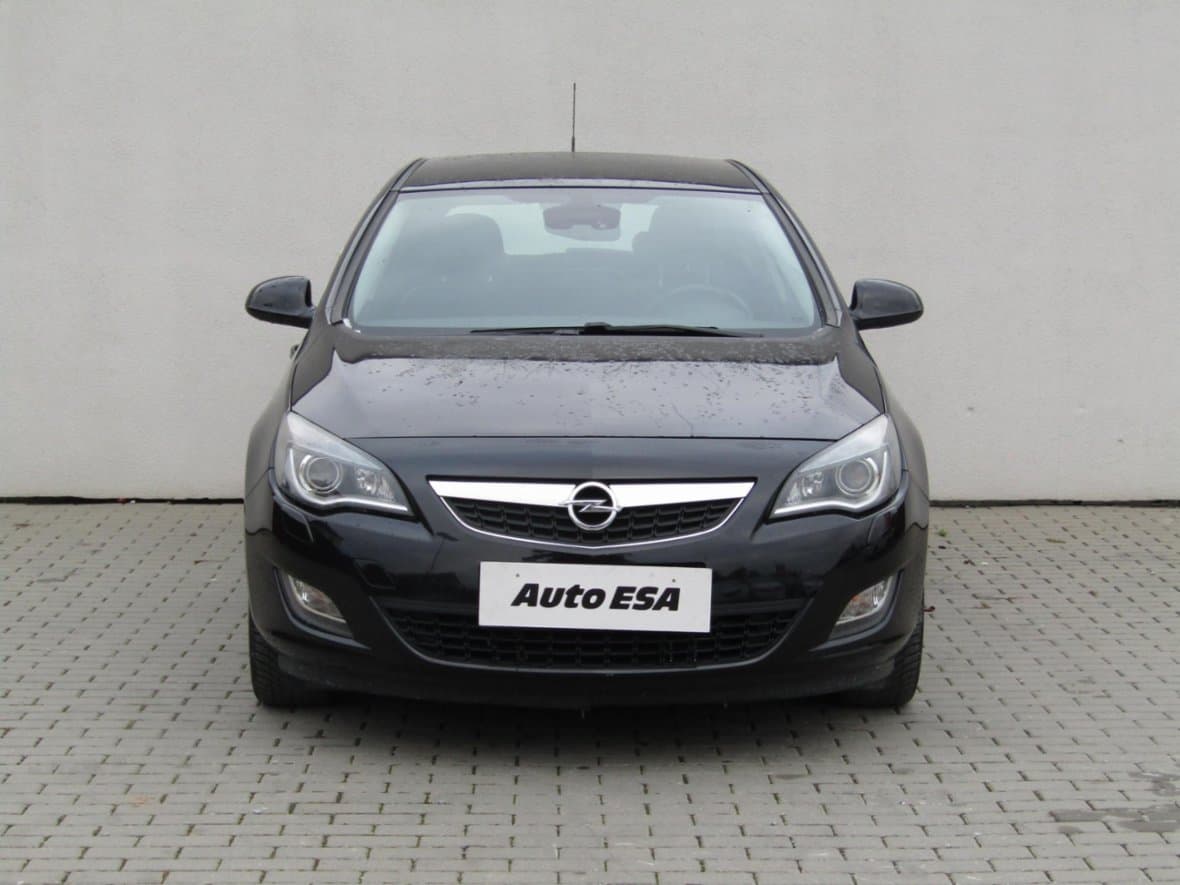 2010 Opel ASTRA - 2