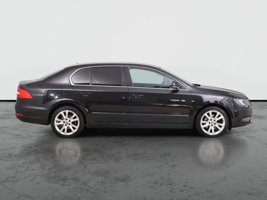 2013 Škoda SUPERB - 8
