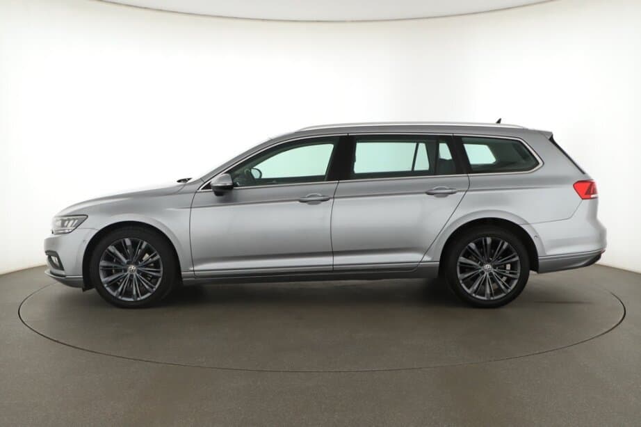2020 Volkswagen PASSAT - 4