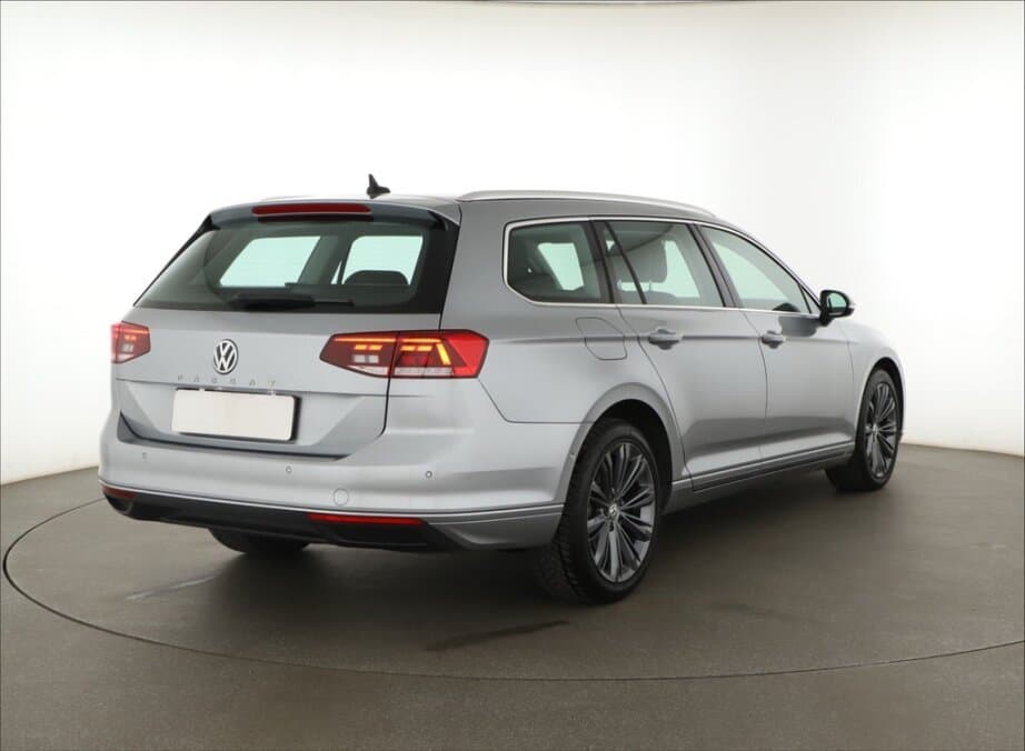 2020 Volkswagen PASSAT - 7