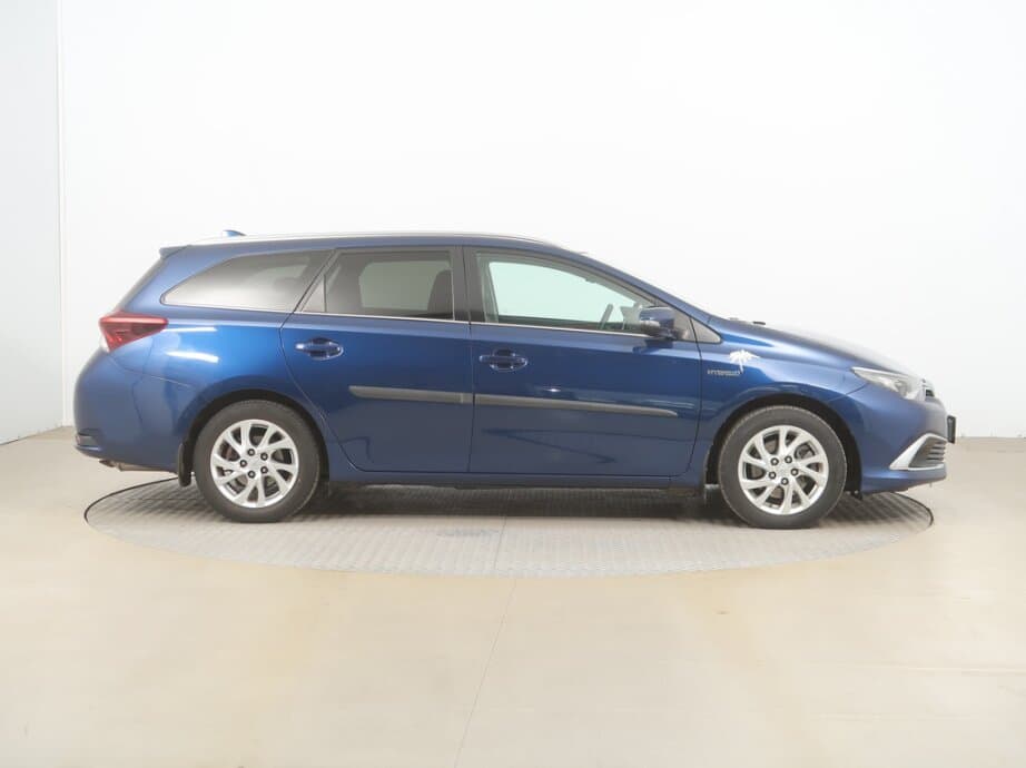 2017 Toyota AURIS - 8