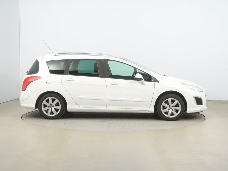 2013 Peugeot 308 - 8