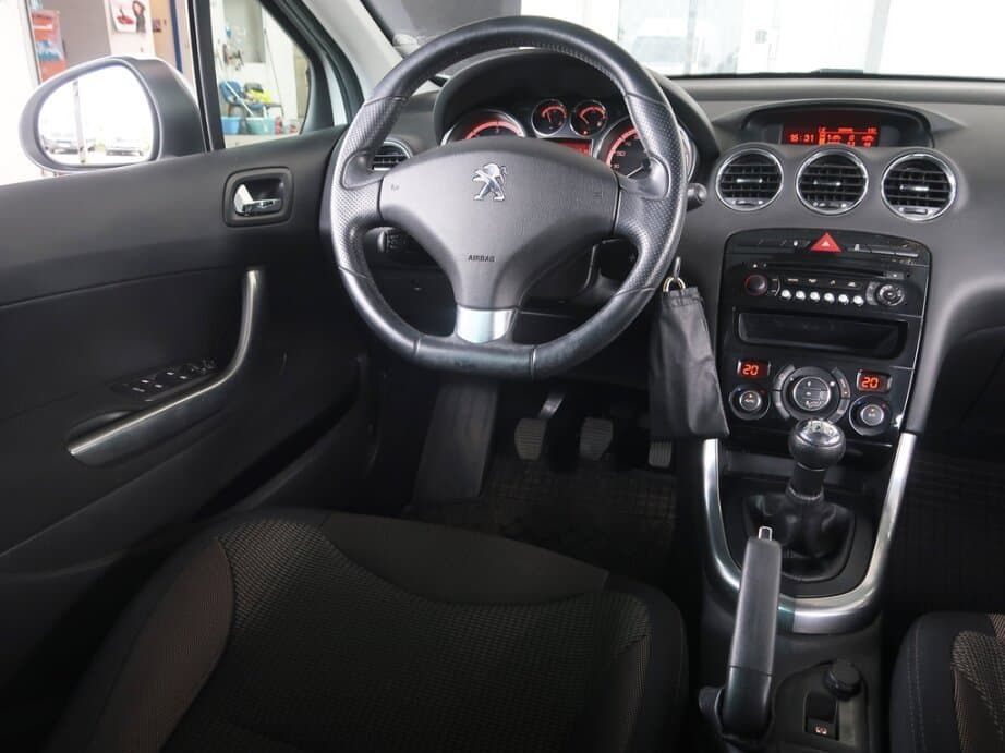 2013 Peugeot 308 - 9