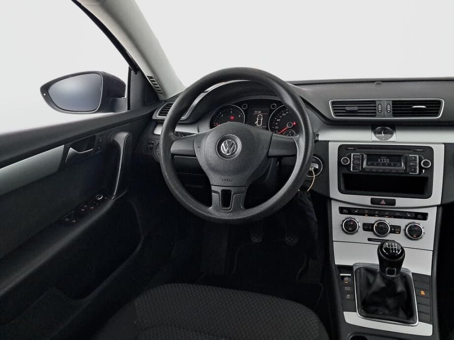 2012 Volkswagen PASSAT - 9