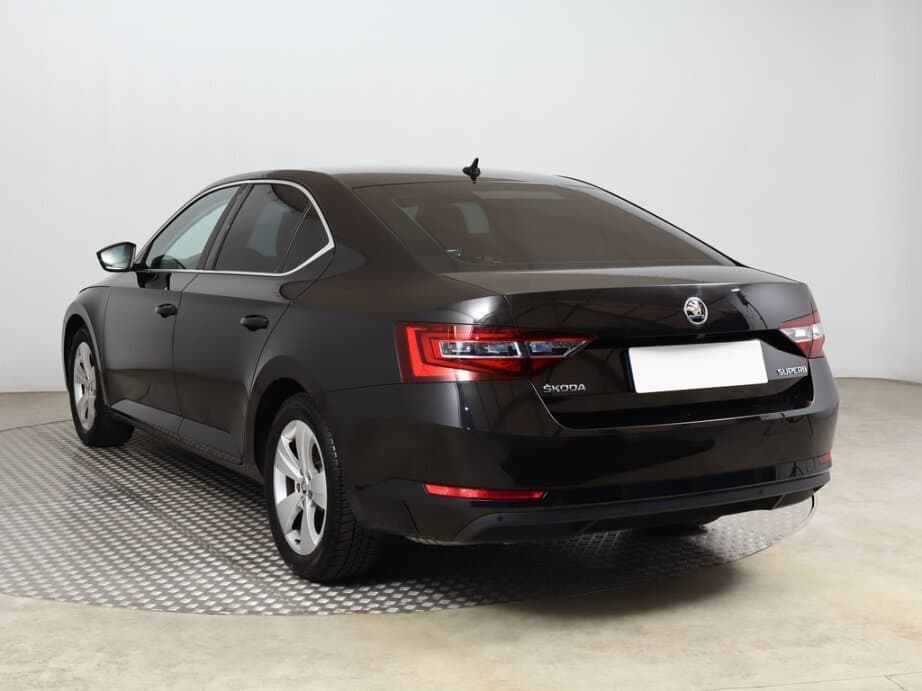 2019 Škoda SUPERB - 5