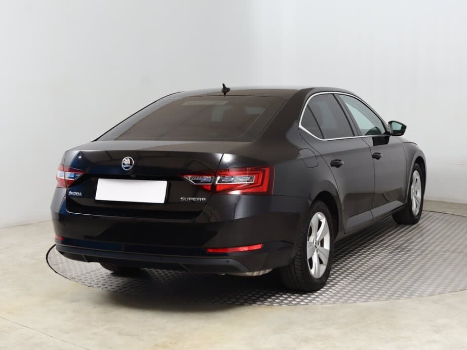 2019 Škoda SUPERB - 7