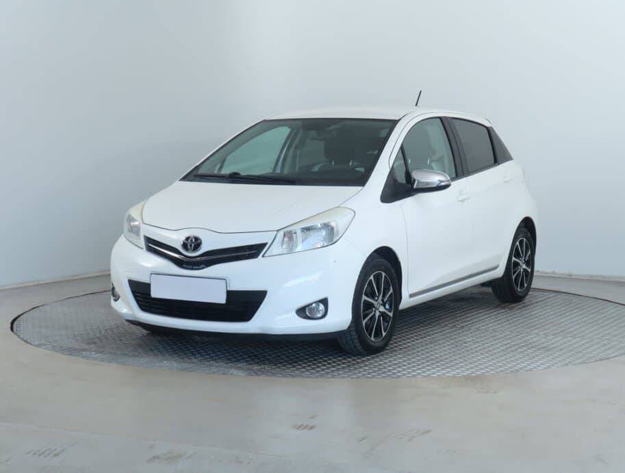 2013 Toyota YARIS - 3