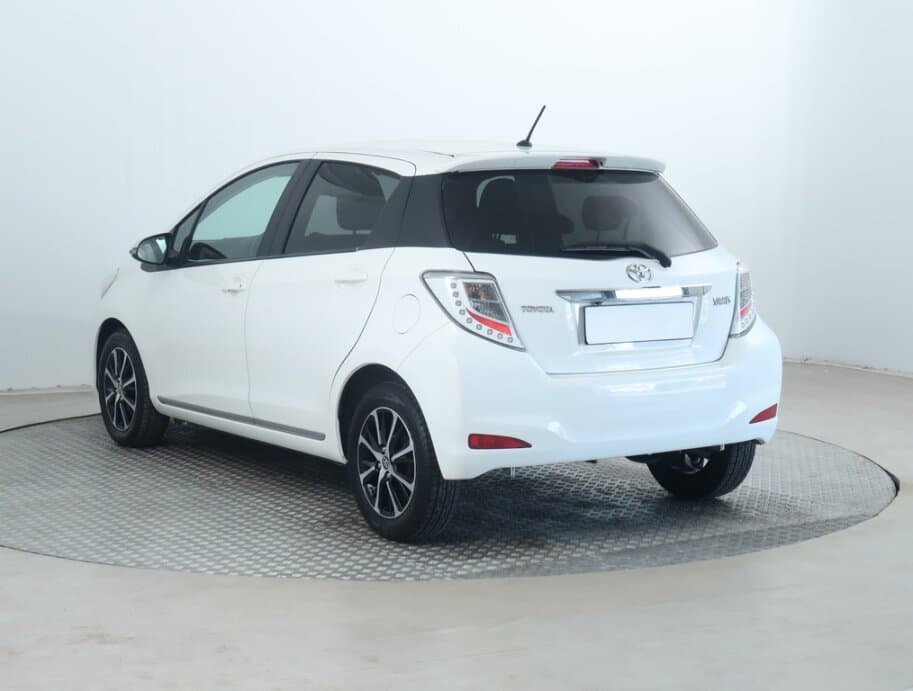 2013 Toyota YARIS - 5