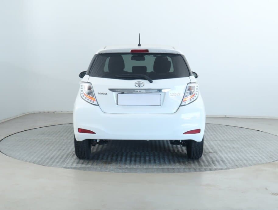 2013 Toyota YARIS - 6