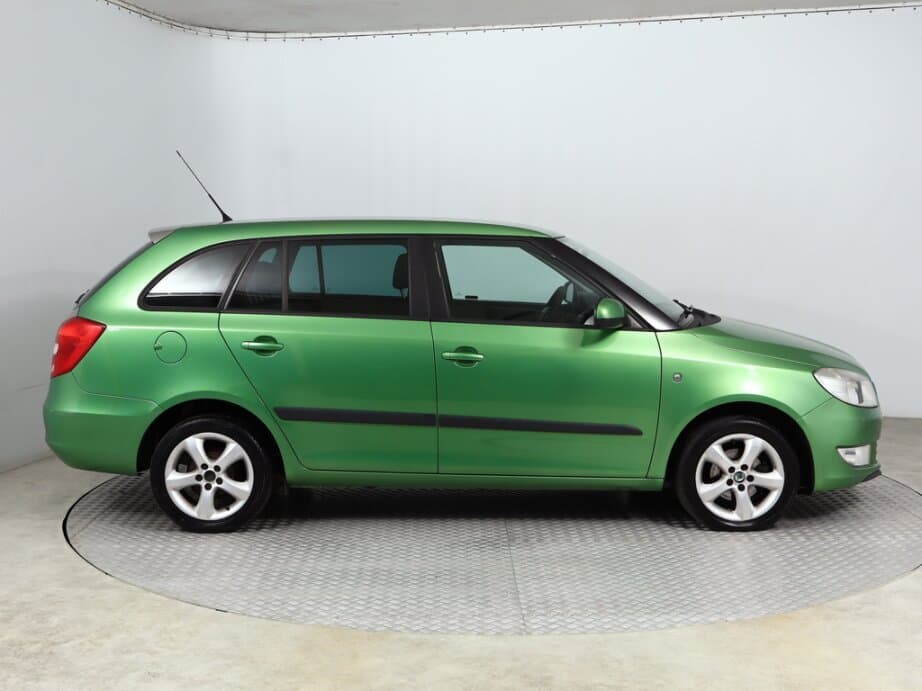 2010 Škoda FABIA - 8