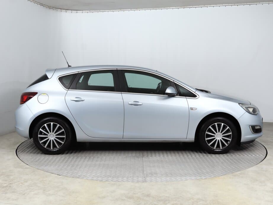 2015 Opel ASTRA - 8