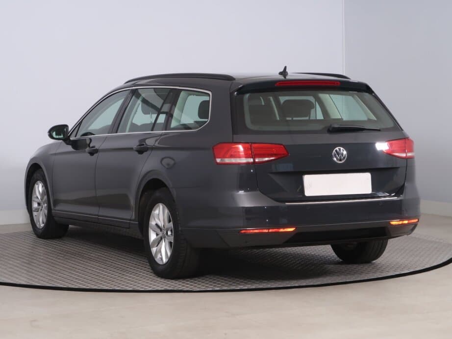 2015 Volkswagen PASSAT - 5