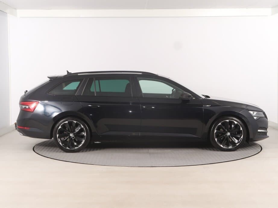 2020 Škoda SUPERB - 8
