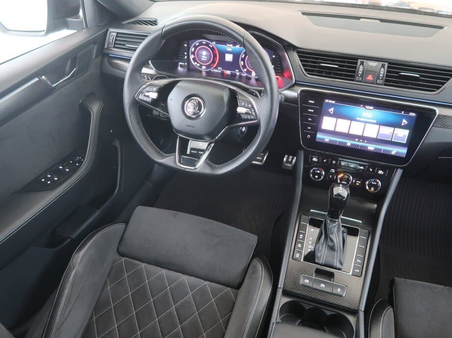 2020 Škoda SUPERB - 9