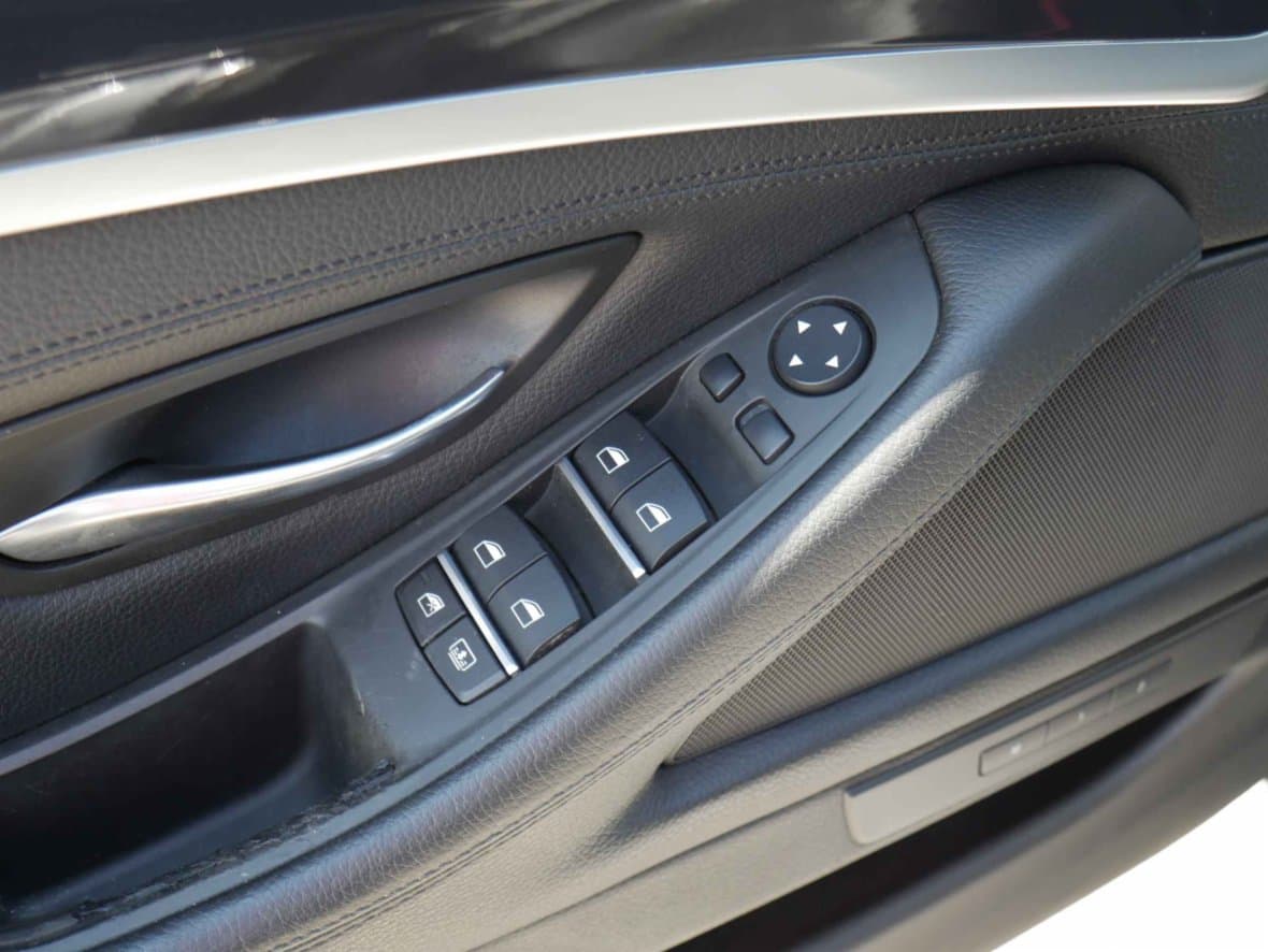 2013 BMW 5-SERIES - 11
