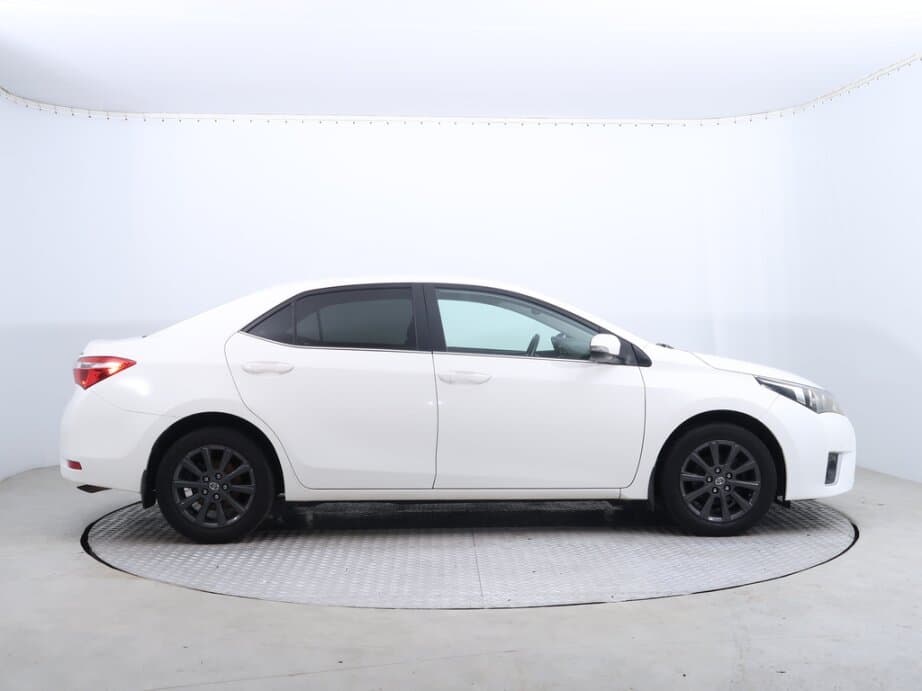 2016 Toyota Corolla - 8