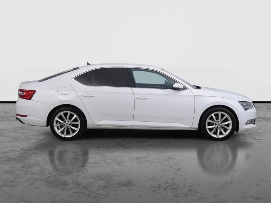 2019 Škoda SUPERB - 8