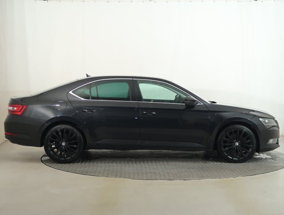 2017 Škoda SUPERB - 8