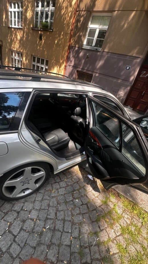 Mercedes-Benz E-CLASS - 10