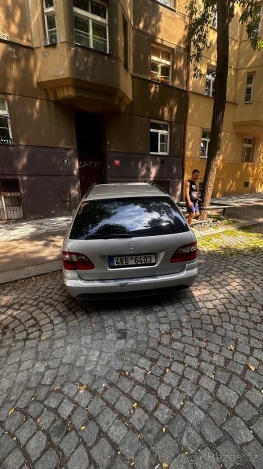 Mercedes-Benz E-CLASS - 16