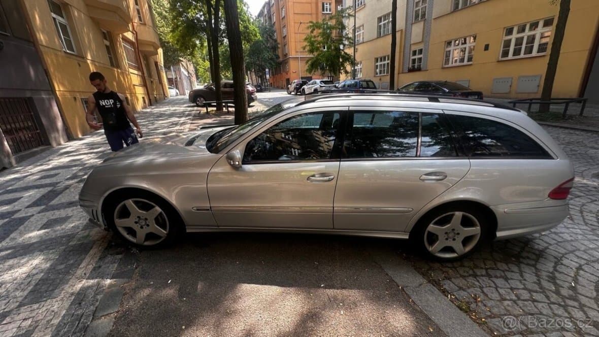 Mercedes-Benz E-CLASS - 17