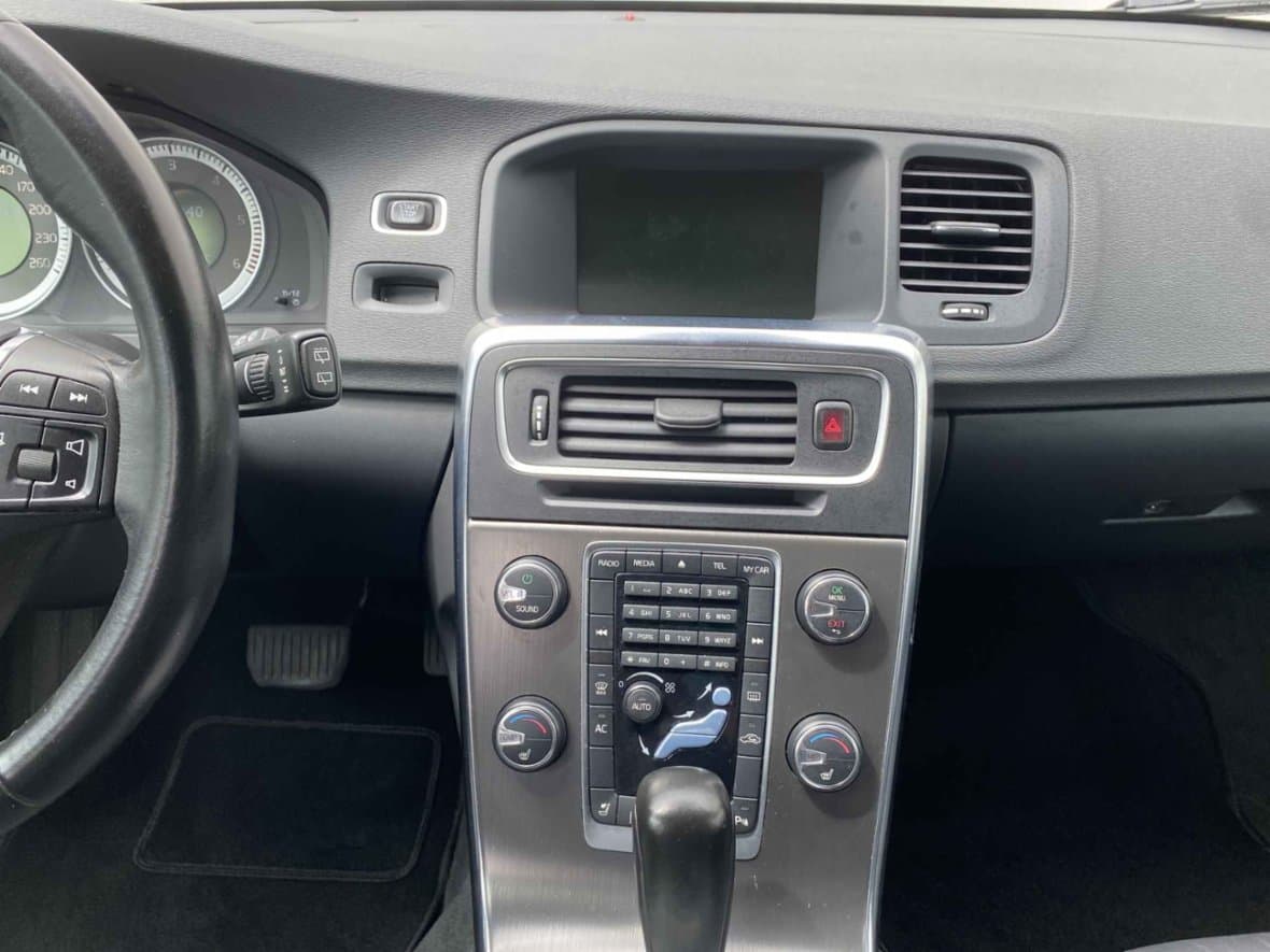 2011 Volvo V60 - 12