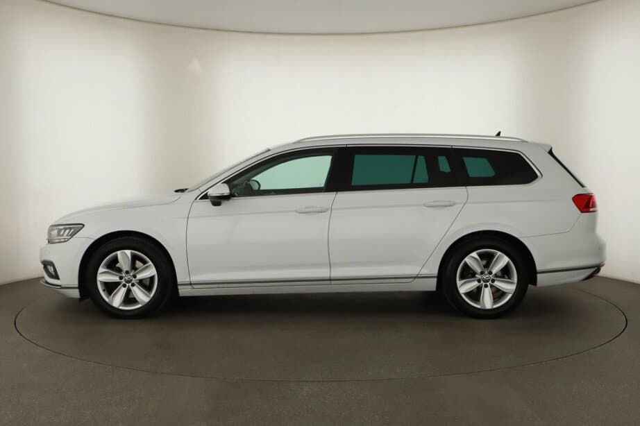 2022 Volkswagen PASSAT - 4