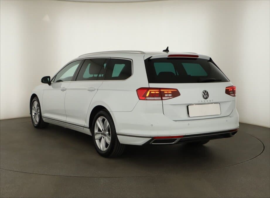 2022 Volkswagen PASSAT - 5