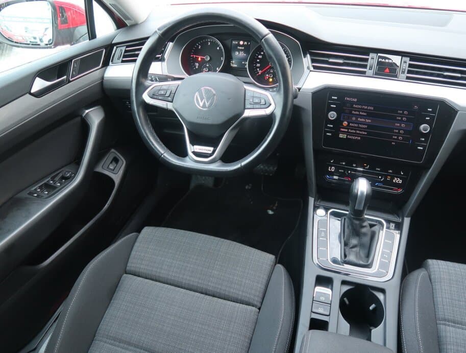 2021 Volkswagen Passat - 9